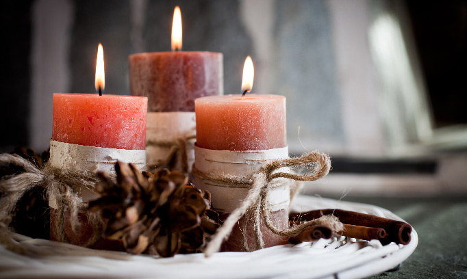 burning candles, aromatherapy to reduce stress and anxiety