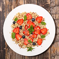 fruit and quinoa salad 613517250