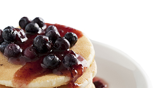 pancakes with berry topping