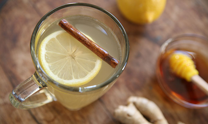tea with lemon and honey, a natural remedy for illness