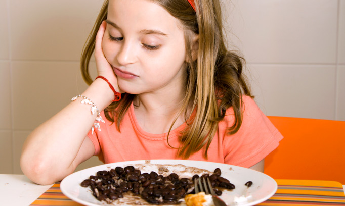 child staring at food, is she a picky eater or problem feeder?