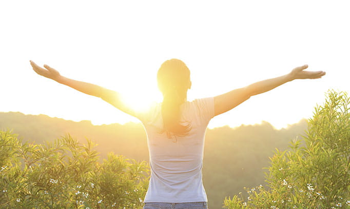 womanarmsout 182083372 683x408