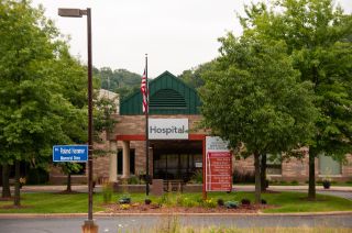 about river falls area hospital