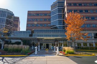 building exterior and entrance for abbott northwestern west health